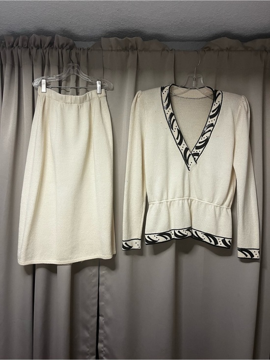 St. John Dresses & Skirts - St. John Evening Vintage Cream Two-Piece Skirt Set with Black Trim